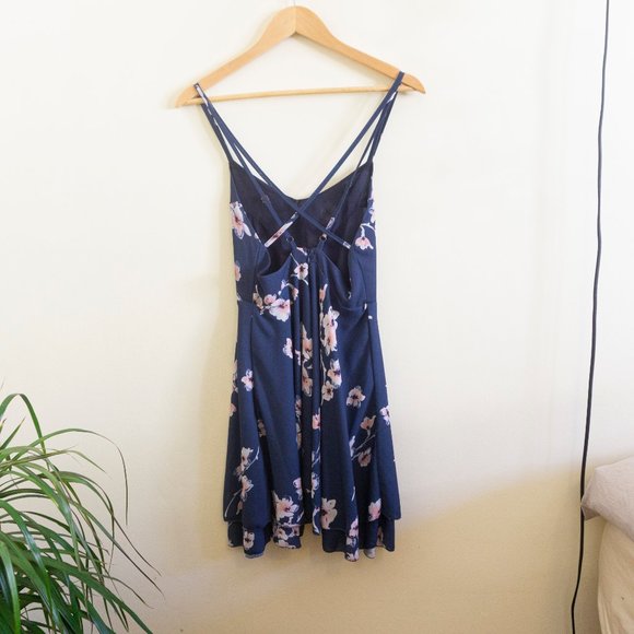 Strappy Blue Floral Sun Dress - Picture 4 of 5
